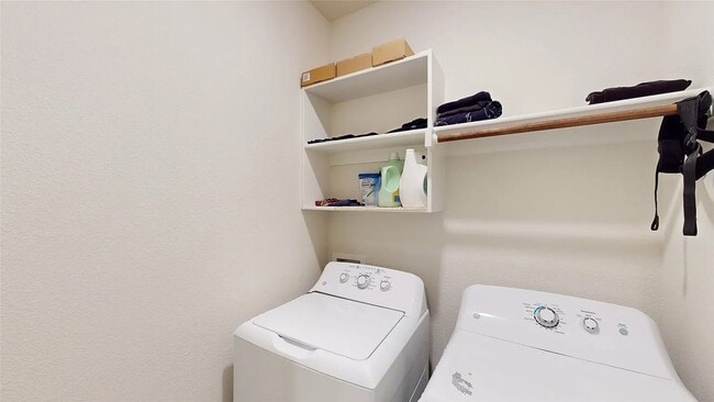 Building Photo - 4950 Parrington Dr