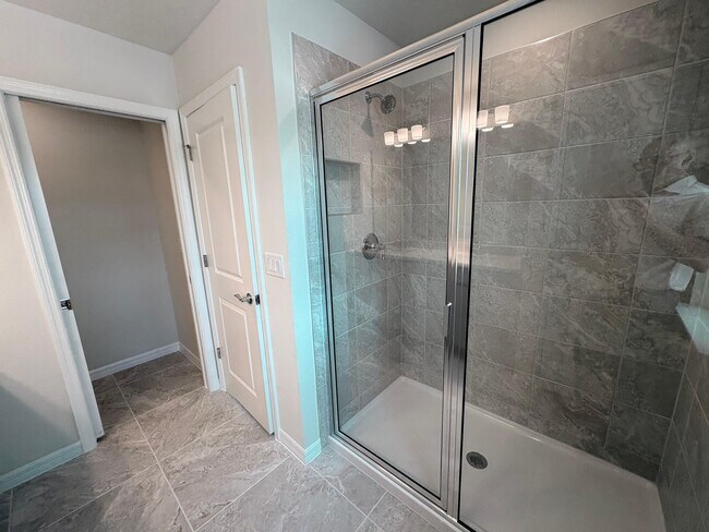 Building Photo - 3315 Canyon Bay Pt