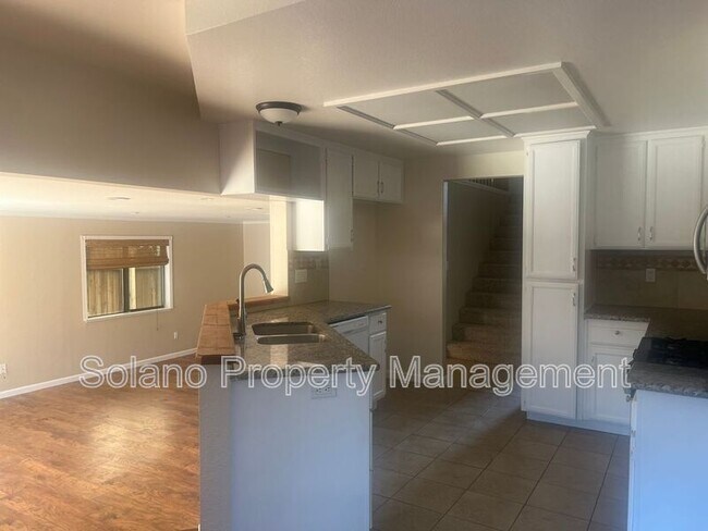 Building Photo - 184 Nantucket Cir