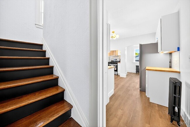 Building Photo - 363 Hickok Ave