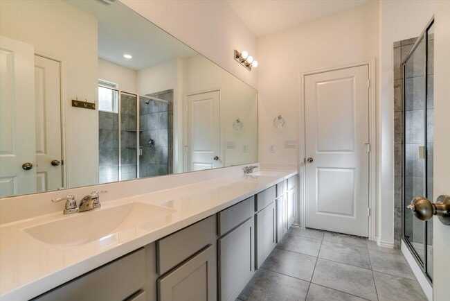 Building Photo - 1107 Diggy Dr