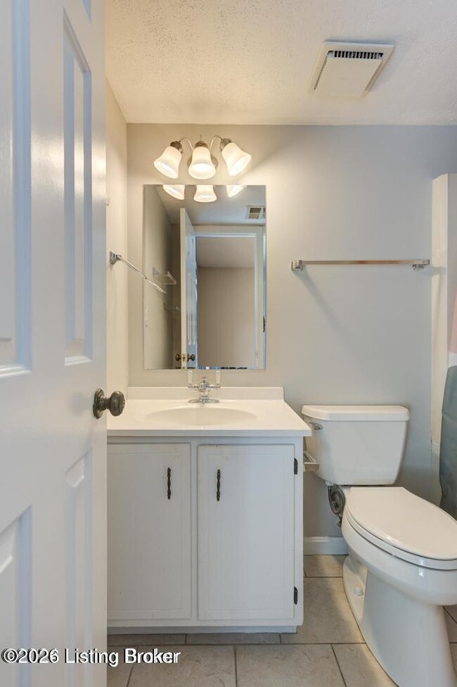 Building Photo - 10402 Timberwood Cir