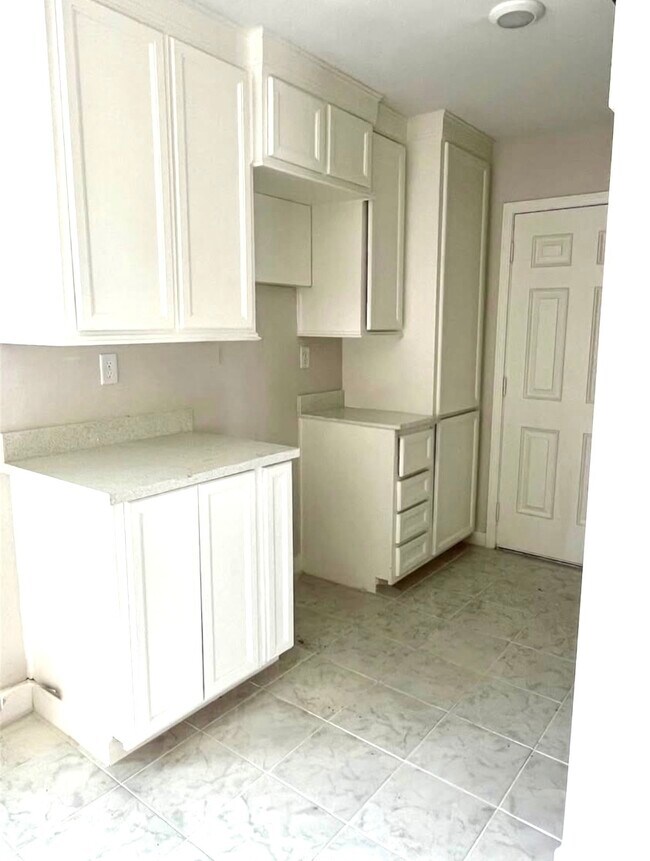 Building Photo - 4305 Phlox St