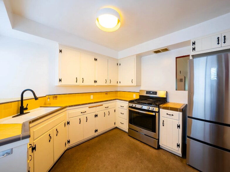 Building Photo - 4507 Finley Ave