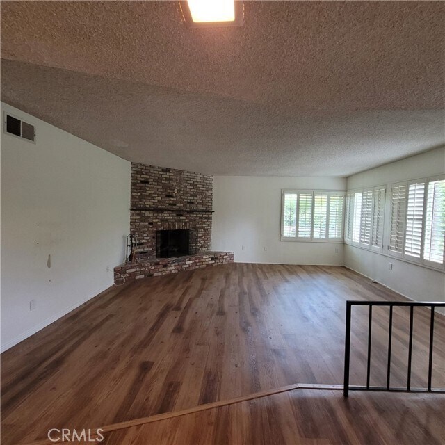 Building Photo - 303 S Kenneth Rd