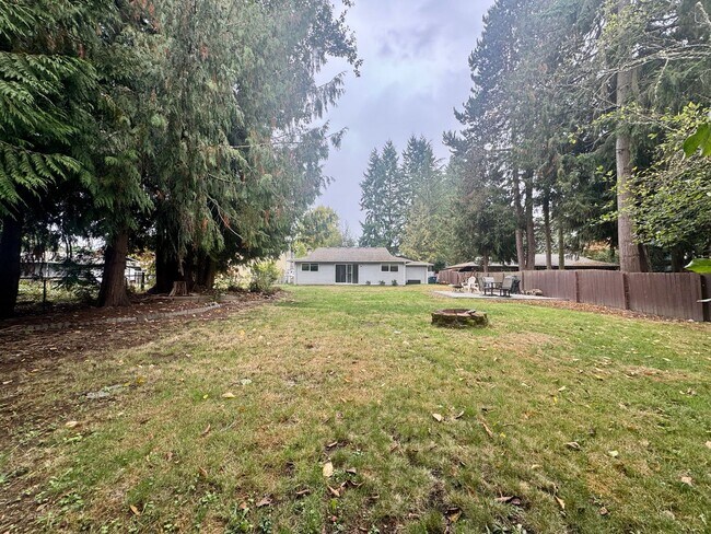Building Photo - 2 Week Move In Special - 3 Bedroom, 2 Bath...