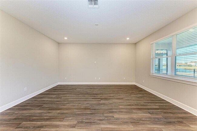 Building Photo - 13827 Green Hammock Pl