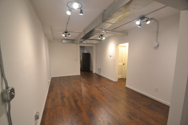 Building Photo - 501 Union St