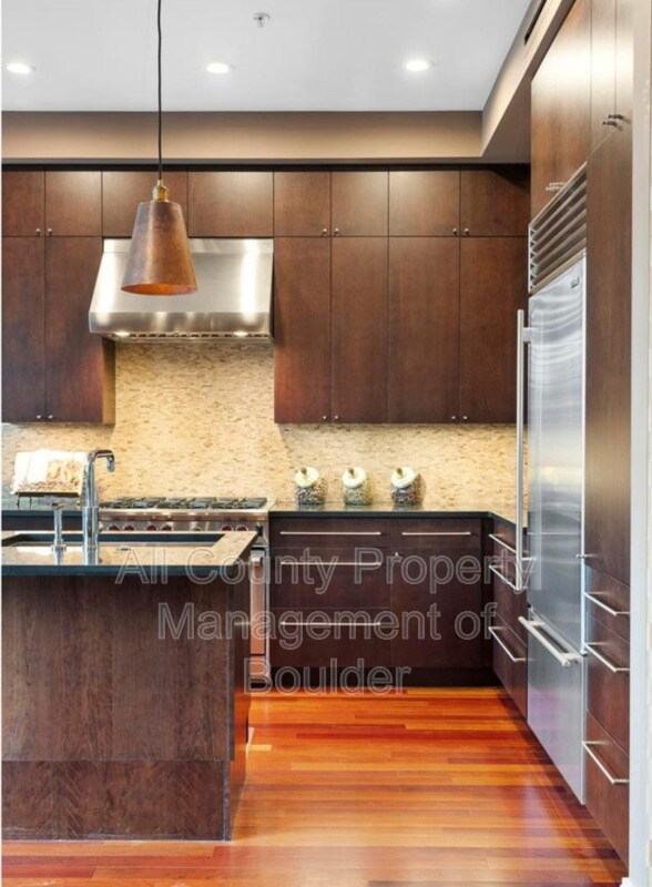 Building Photo - 1155 Canyon Blvd