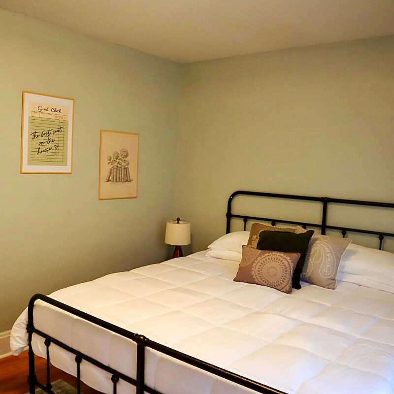 Building Photo - 796 Ebner St