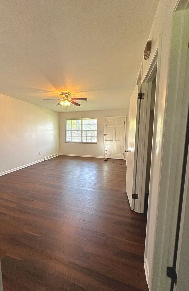 Building Photo - Alcoa City Duplex