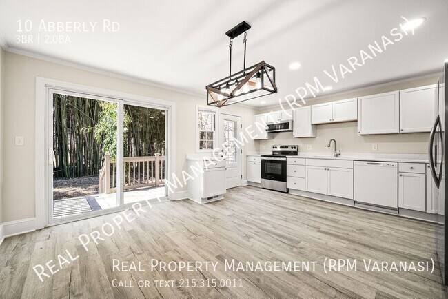 Building Photo - 10 Abberly Rd