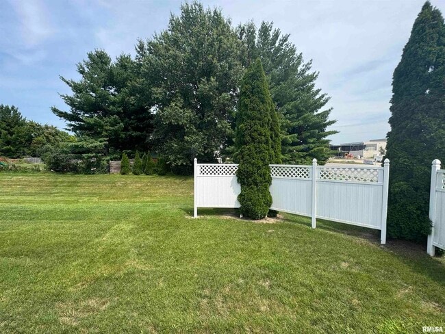 Building Photo - 3011 Belmont Pl