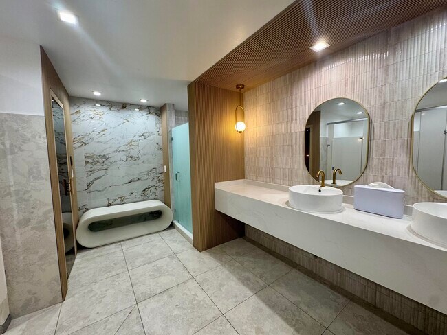 Building Photo - 1224 S Military Trail