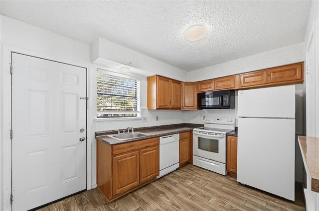 Building Photo - 2710 Wimbledon Ct