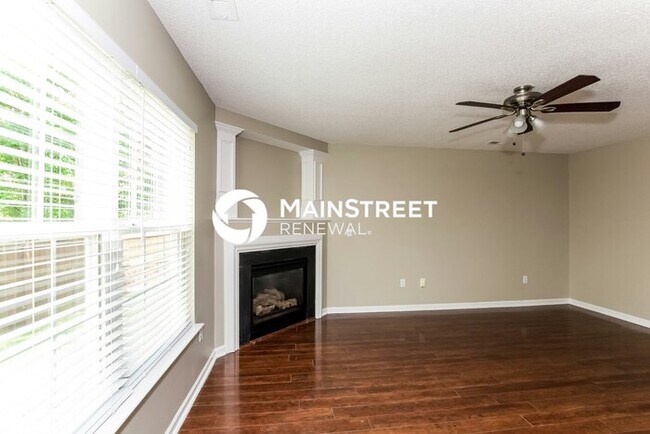 Building Photo - 3 Bedroom Pet-Friendly Home in Mooresville, NC with Main Street Renewal