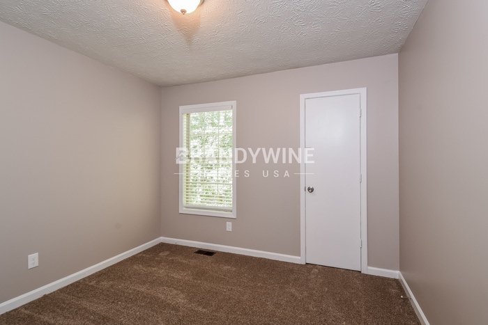 Building Photo - 2681 Meadow Ridge Ct