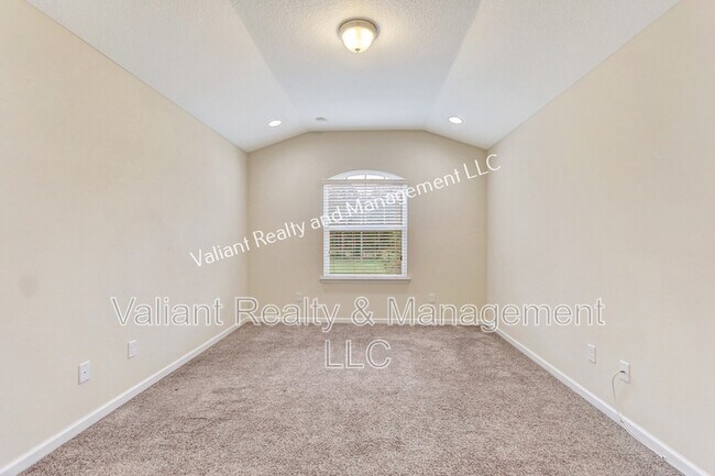 Building Photo - 95 Nelson Ln