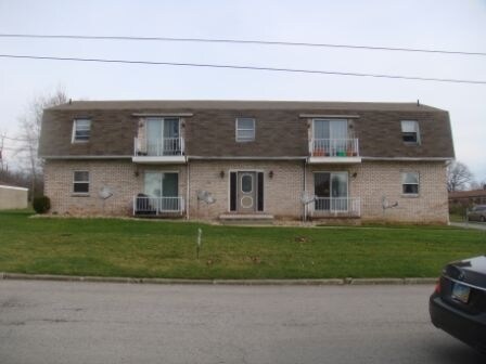 Building Photo - 331 Kendall Ave