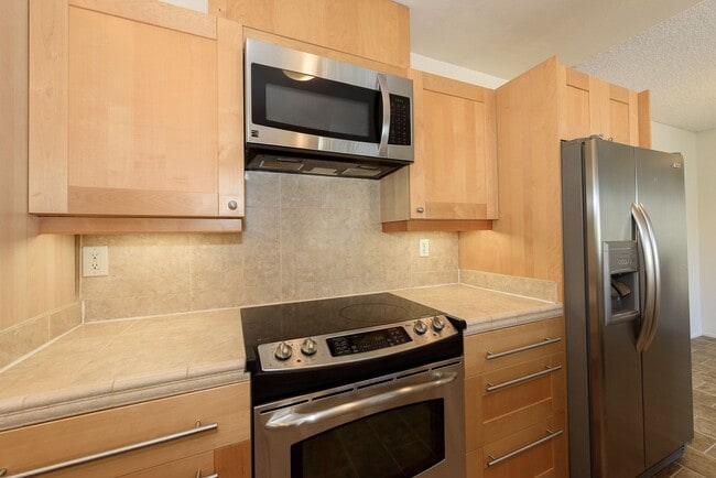 Building Photo - Serenity Abounds in University City!