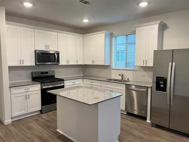 Building Photo - 21110 Turtle Gln Ln