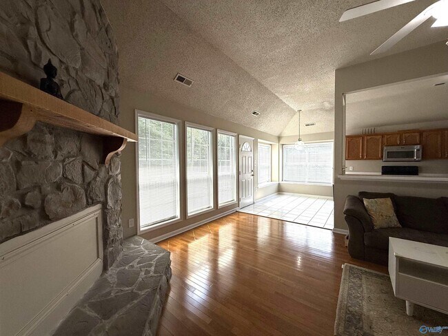 Building Photo - 110 Sunset Ridge