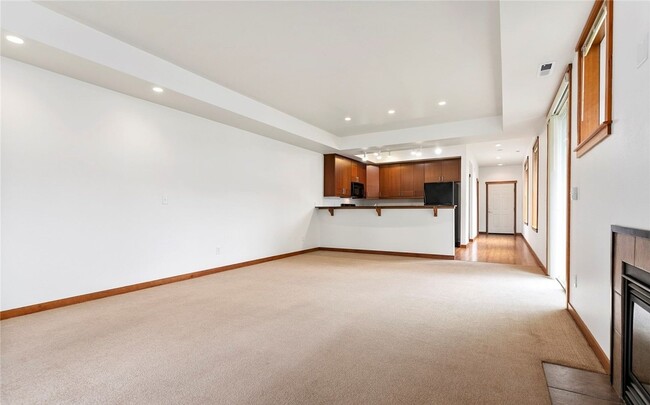 Building Photo - Spacious 3-Bedroom Condo/Townhome in Peaceful Cordata Neighborhood