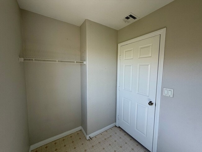 Building Photo - 3 story in Silverado Ranch