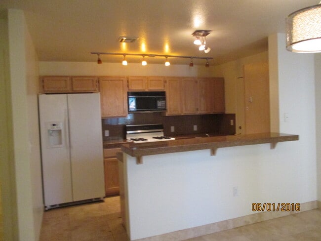 Building Photo - 8452 Boseck Dr