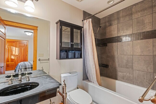 Building Photo - 20 Yellow Birch Cir