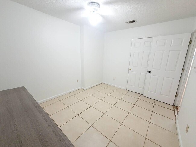Building Photo - 1418 Glenda Dr