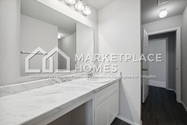 Building Photo - 14910 E 39th St S