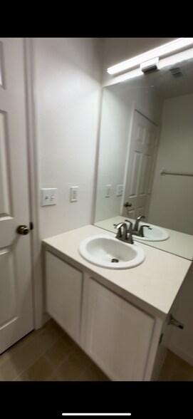 Building Photo - 2560 Galliano Cir