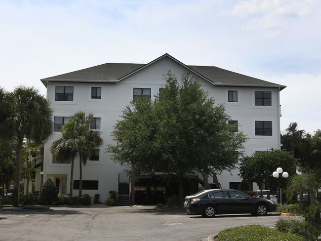 Primary Photo - 2/2 Winter Park condo just 1/4 mile to Par...