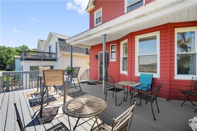 Building Photo - Breathtaking City Views – 3 Bedroom Home Minutes from Downtown!