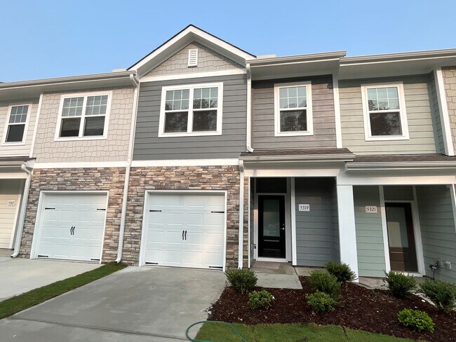 Building Photo - Stunning 3BD, 2.5BA Raleigh Townhome in a ...