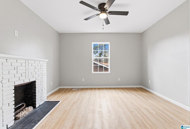 Building Photo - 1730 Damon St