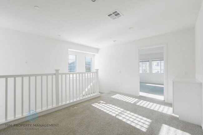 Building Photo - Beautiful 4-Bedroom Home in the Gated Citrus at Summit Community
