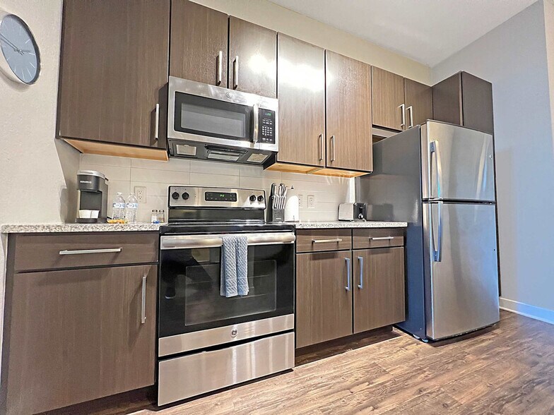 Building Photo - 2615 N Grady Ave