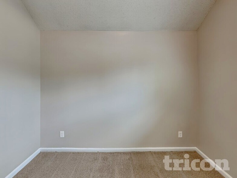 Building Photo - 944 Brisley Cir