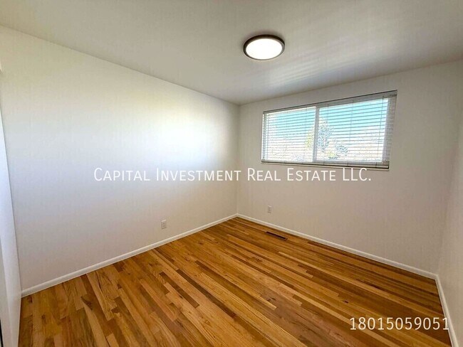 Building Photo - 1640 E 5375 S