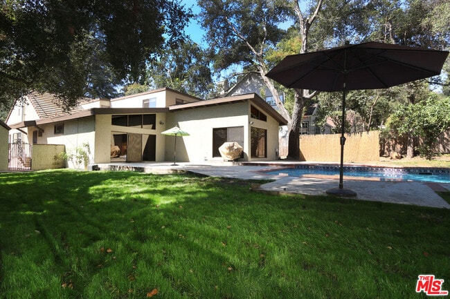 Building Photo - 1609 Capistrano Ave