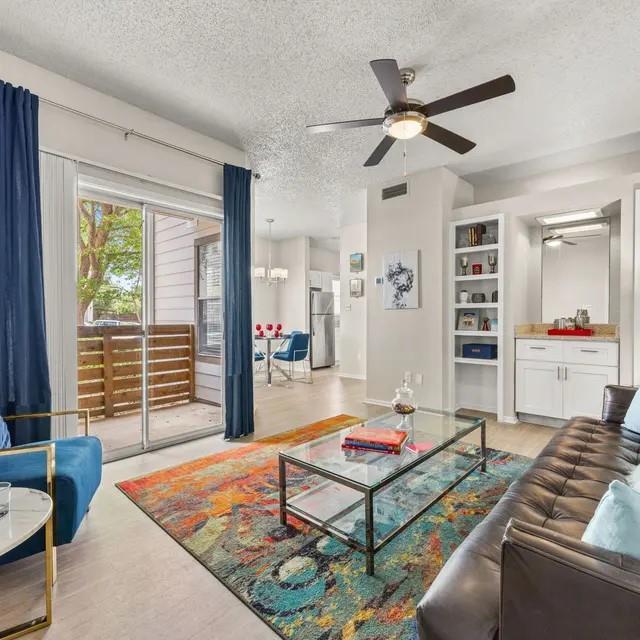 Building Photo - 13005 Heinemann Dr