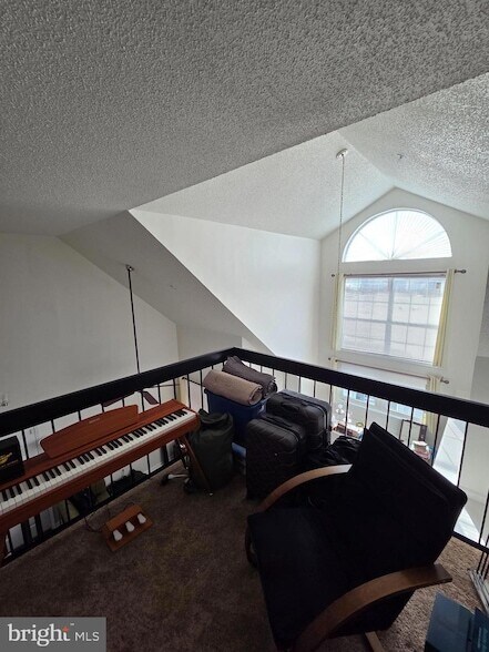 Building Photo - 14049 Vista Dr