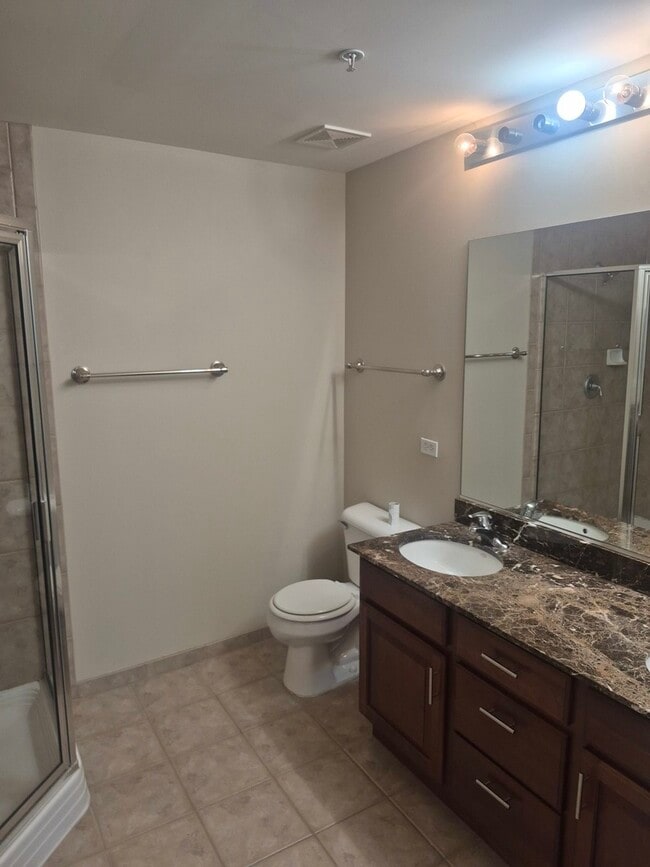 Building Photo - 1479 N Milwaukee Ave