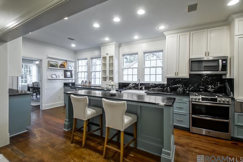 Building Photo - 2221 Olive St