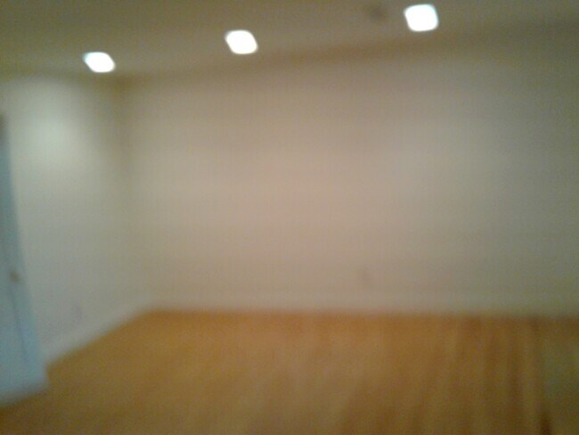 Building Photo - 3009 20th Ct S