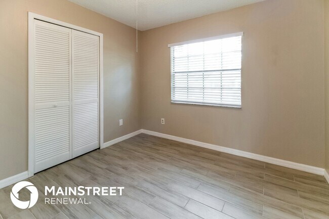 Building Photo - 2409 Oak Hollow Dr