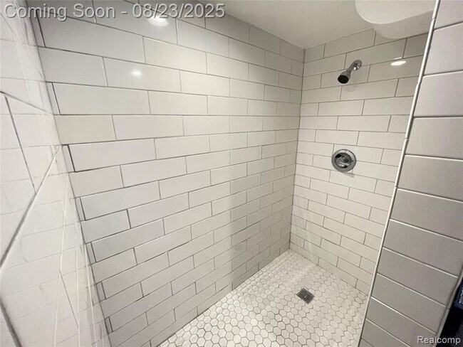 Building Photo - 1610 Eaton Rd