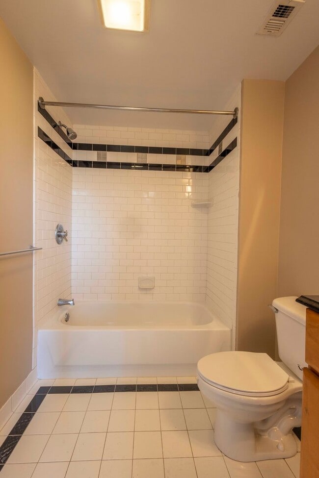Building Photo - Cozy 1Bed/1Bath with Loft in Downtown Balt...